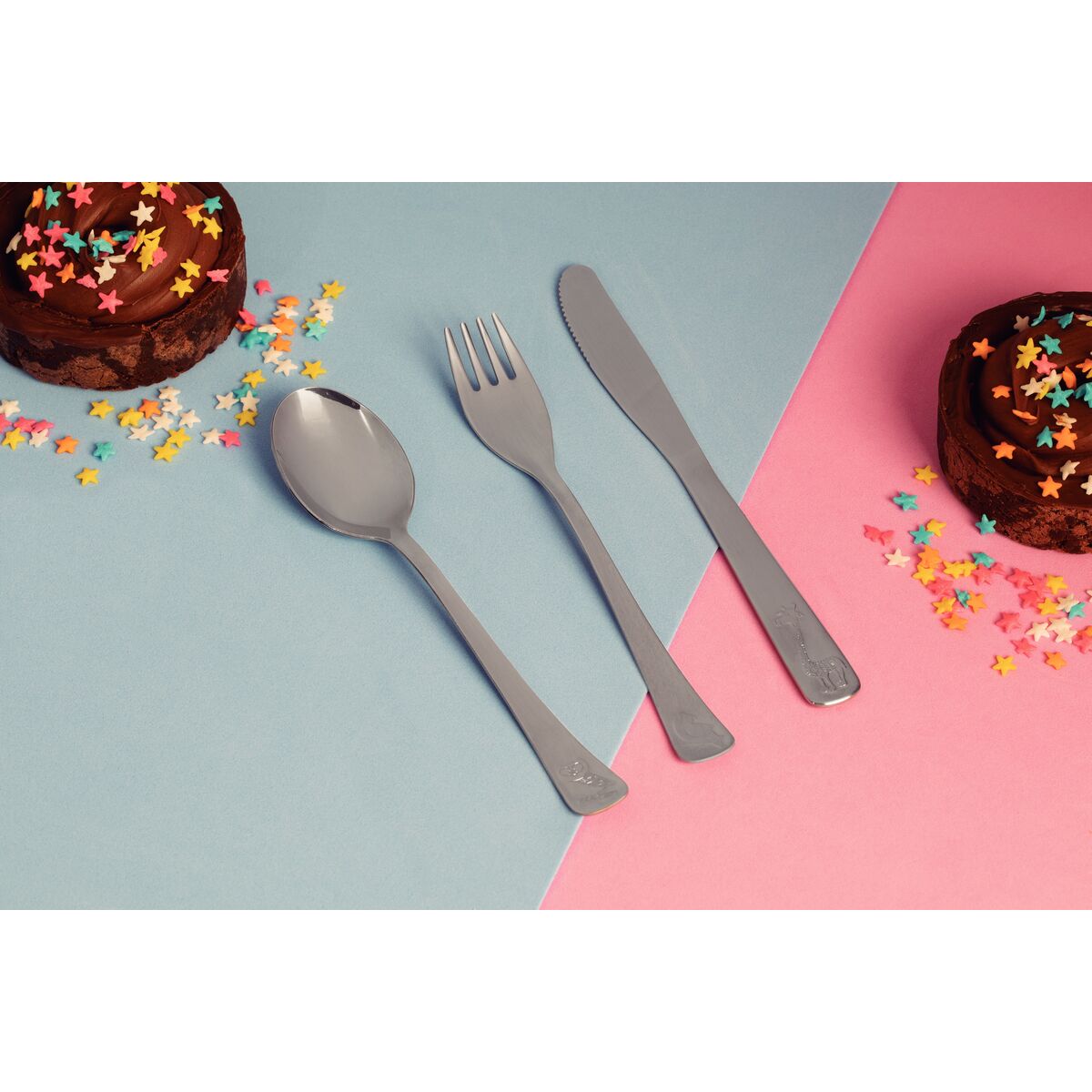 TRAMONTINA - Juego de cubiertos para niños Baby Friends de acero inoxidable terminación brillante con dibujo en alto relieve 3 piezas - Imagen 3